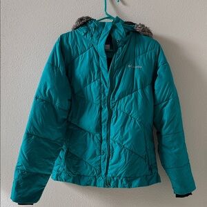 Columbia Turquoise detachable Hooded Jacket puffer